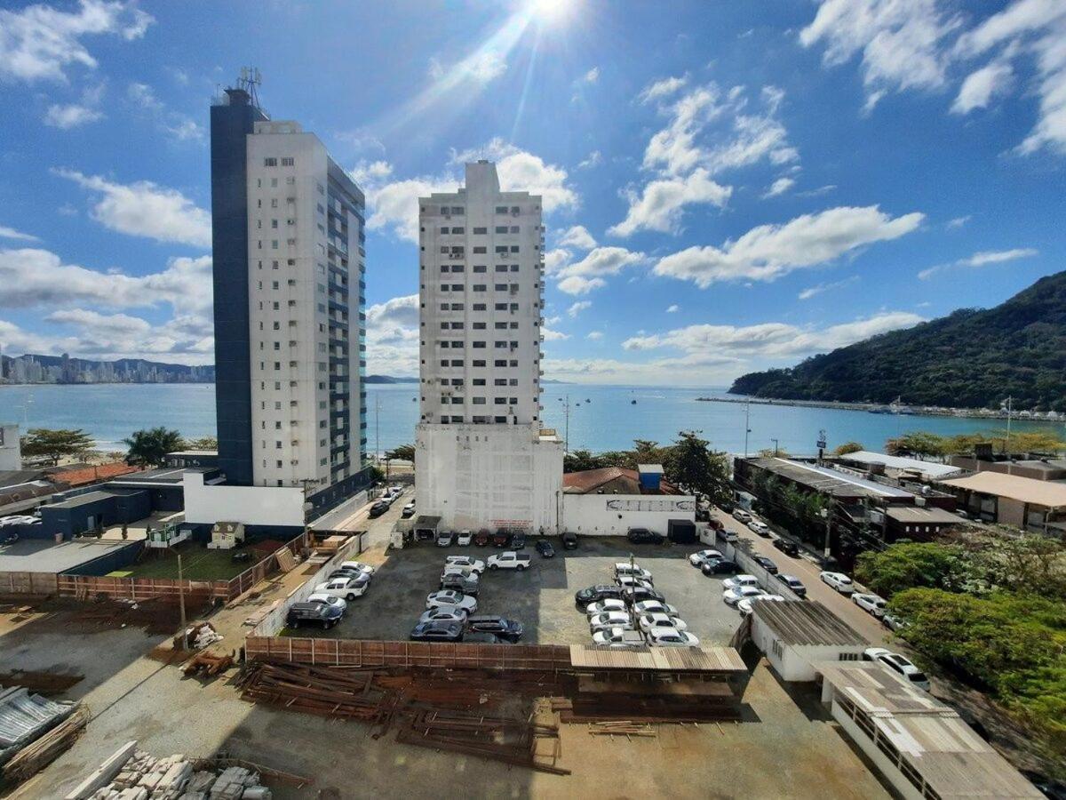 3 Suites Linda Vista Da Orla De Bc A 50M Da Praia - Somente Familiares Balneario Camboriu Exterior photo